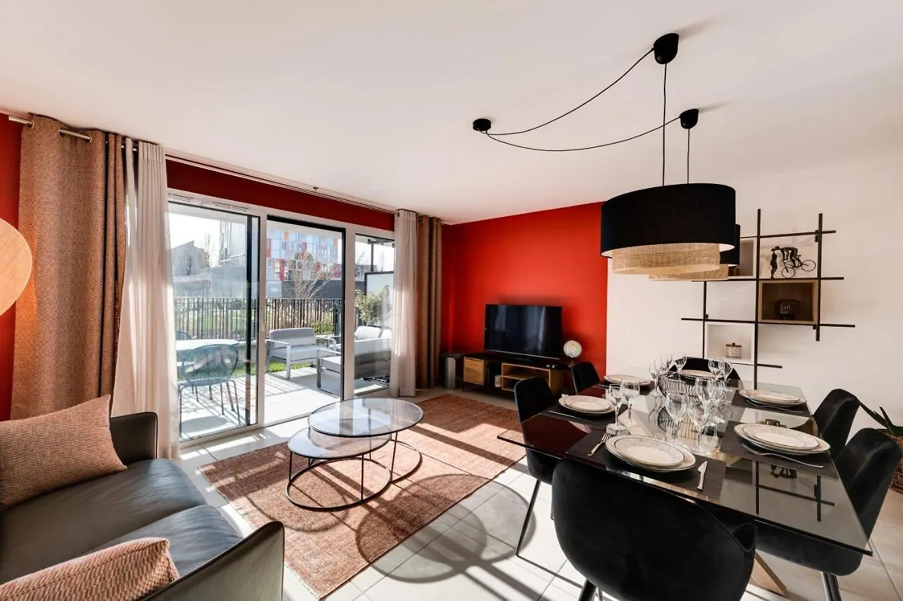 Le Reposoir - New 2 Bedroom Apartment With Terrace & Garage Annecy
