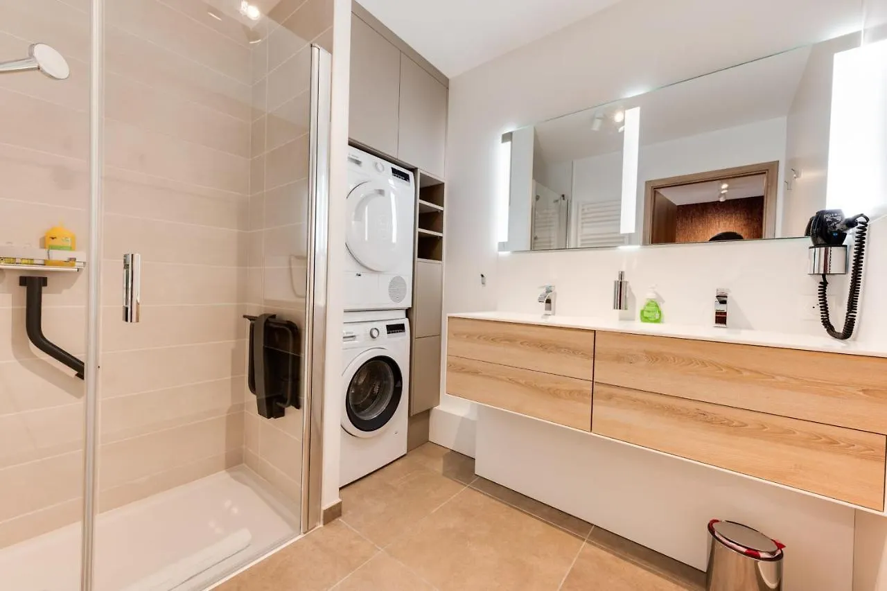 Le Reposoir - New 2 Bedroom Apartment With Terrace & Garage Annecy